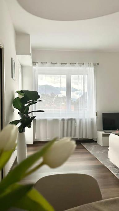 Luxury Apartment With View Côme Esterno foto