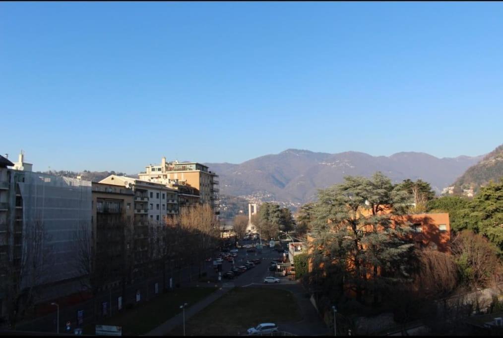 Luxury Apartment With View Côme Esterno foto