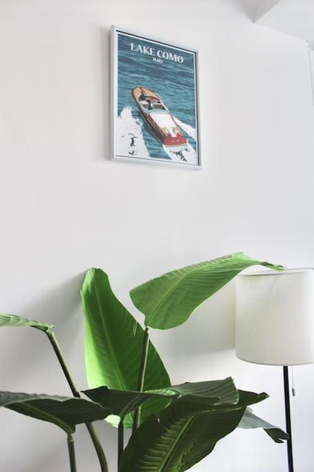Luxury Apartment With View Côme Esterno foto