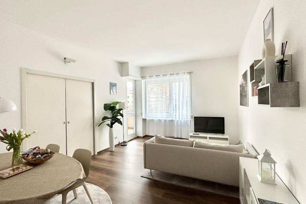 Luxury Apartment With View Côme Esterno foto